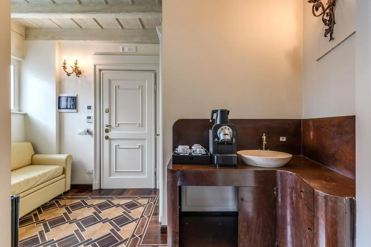 Hotel Santa Marta Suites Милан Италия
