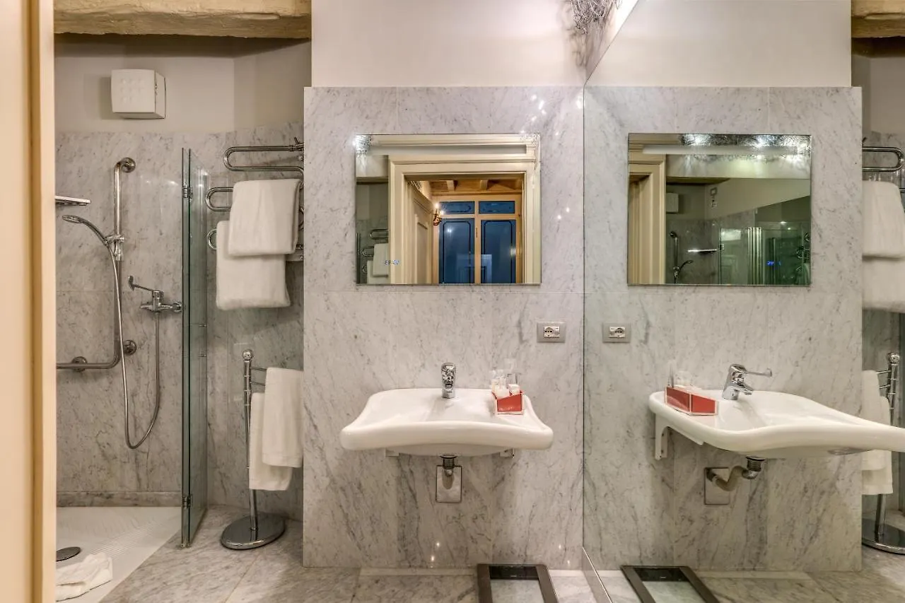 Hotel Santa Marta Suites ميلان 4*,