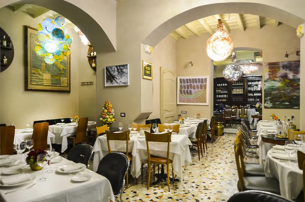 Hotel Santa Marta Suites Милан