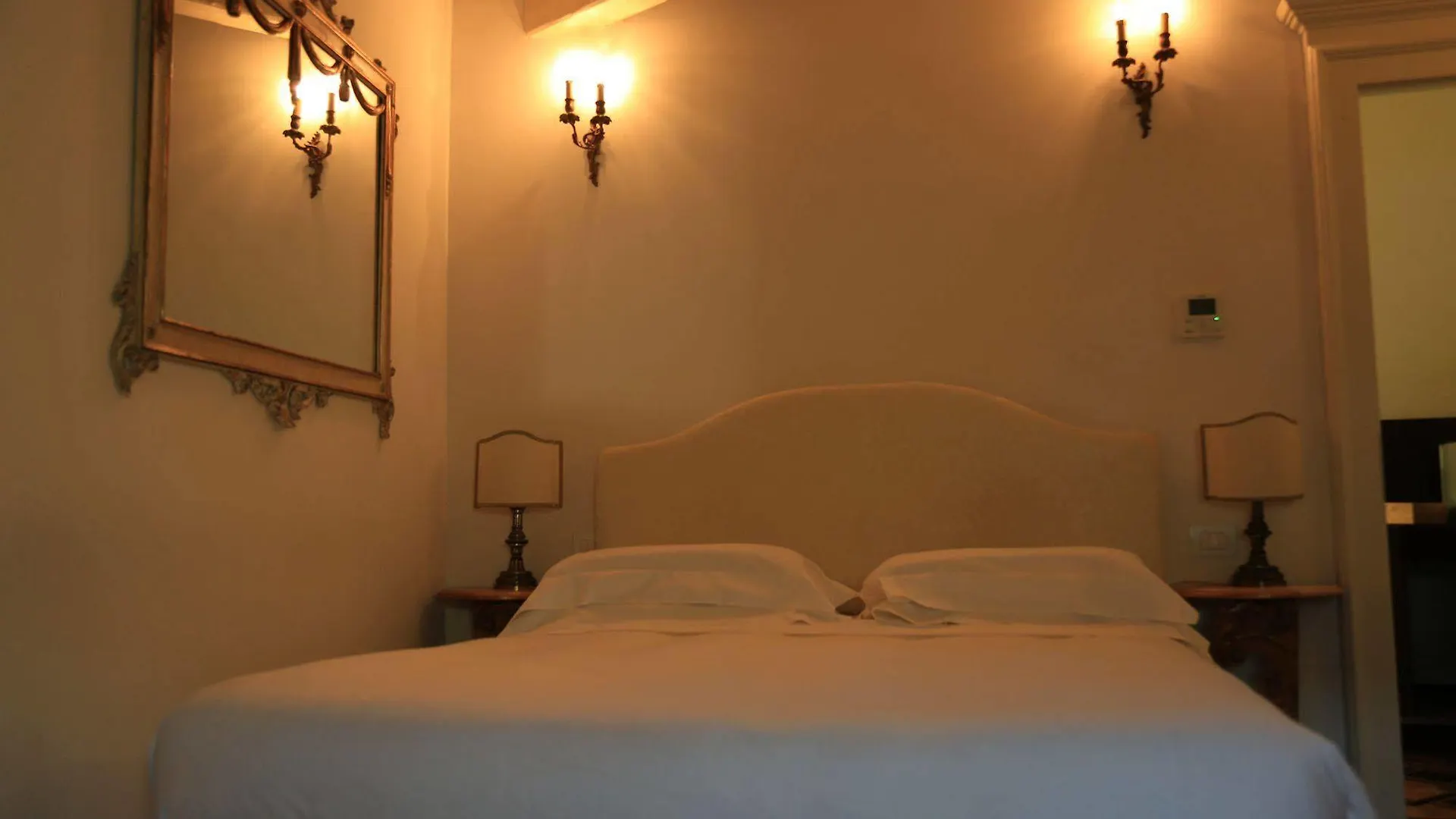 ****  Hotel Santa Marta Suites Милан Италия